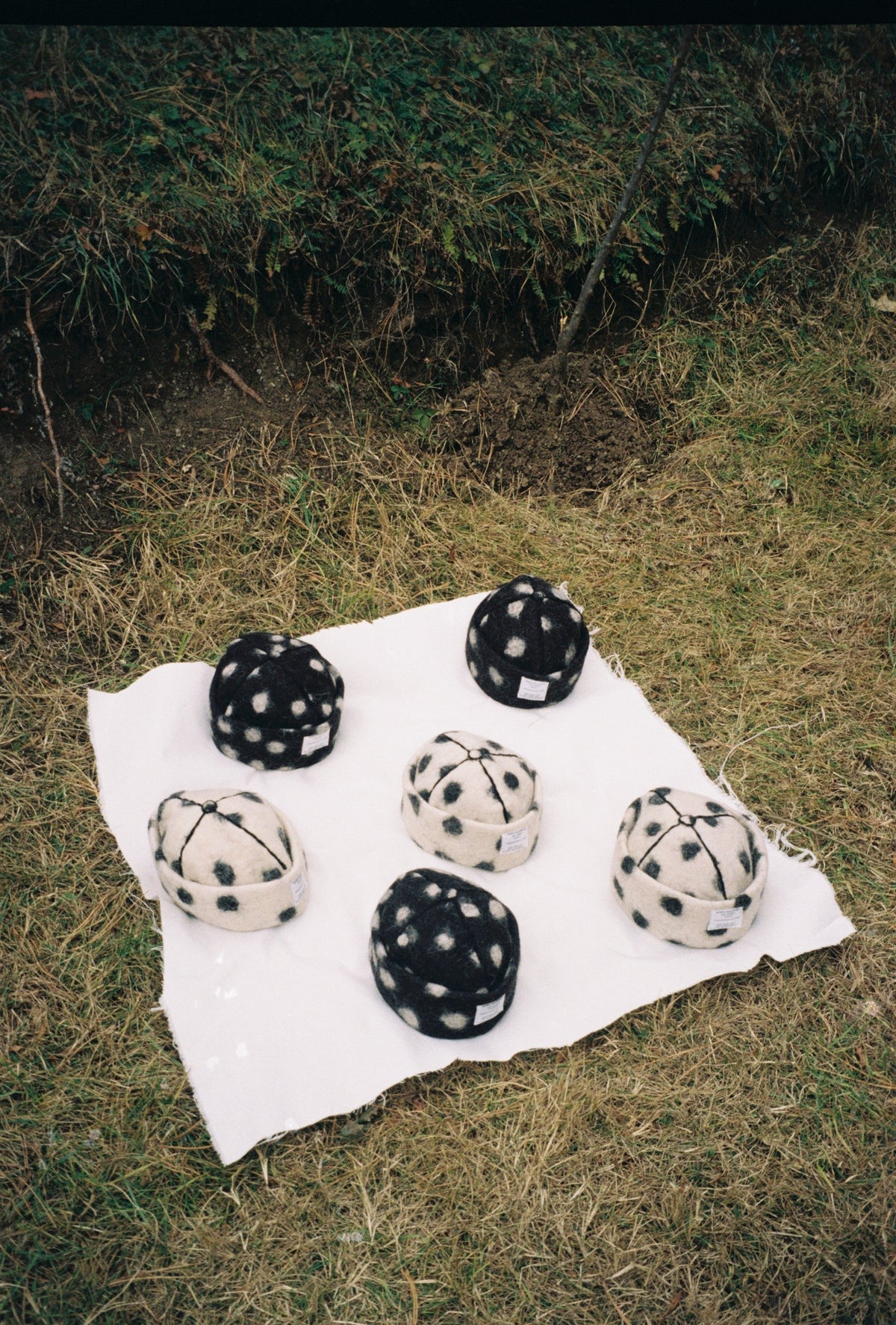 LAZARE Hat in Polka Dot Black
