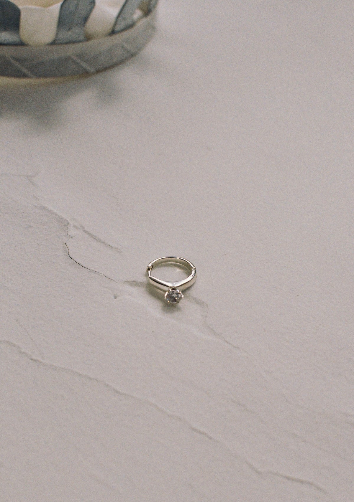 YASMIN - engagment mono earring