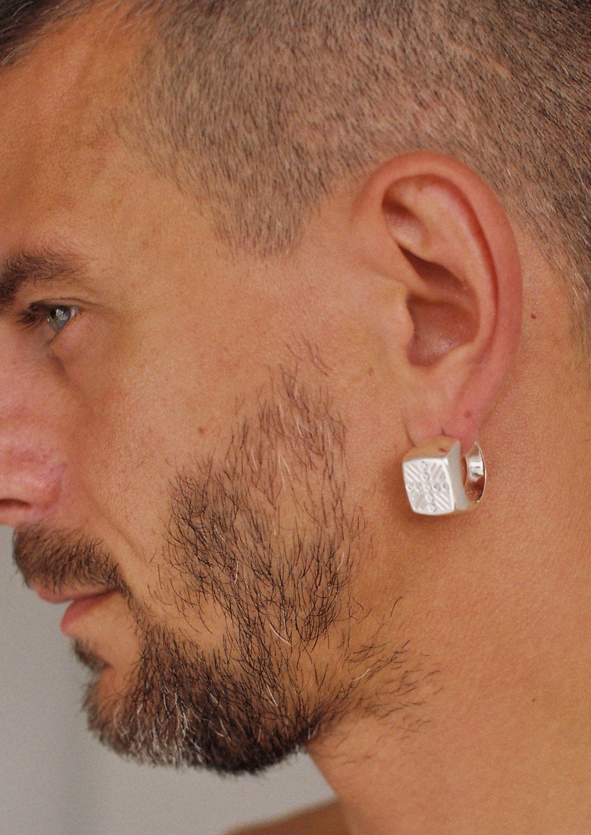 JAMAL — moissanite cross mono earring
